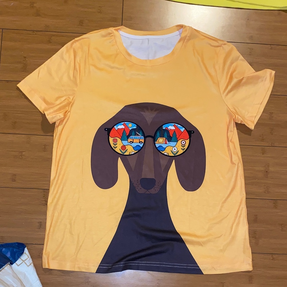Yellow orange T-shirt, like new

💙 bundle eligible